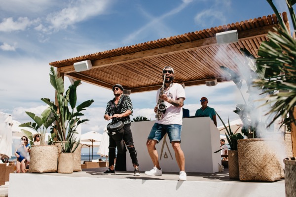 Beach club Nikki Beach in Mallorca.